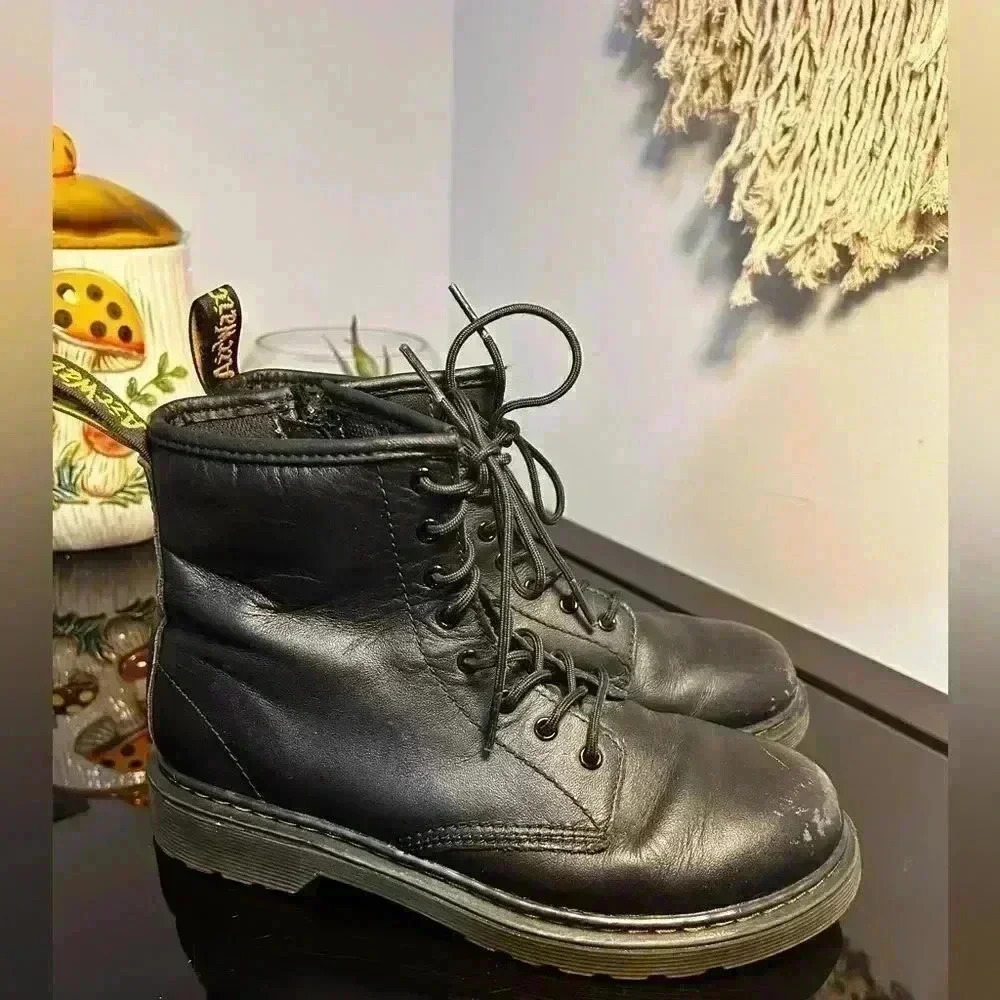 Dr Doc Martens 1460 Junior Boots Softy T Leather Up boots size 4 Black Laced up